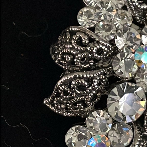 Vintage AB crystal silvertone Floral Brooch - Picture 3 of 5